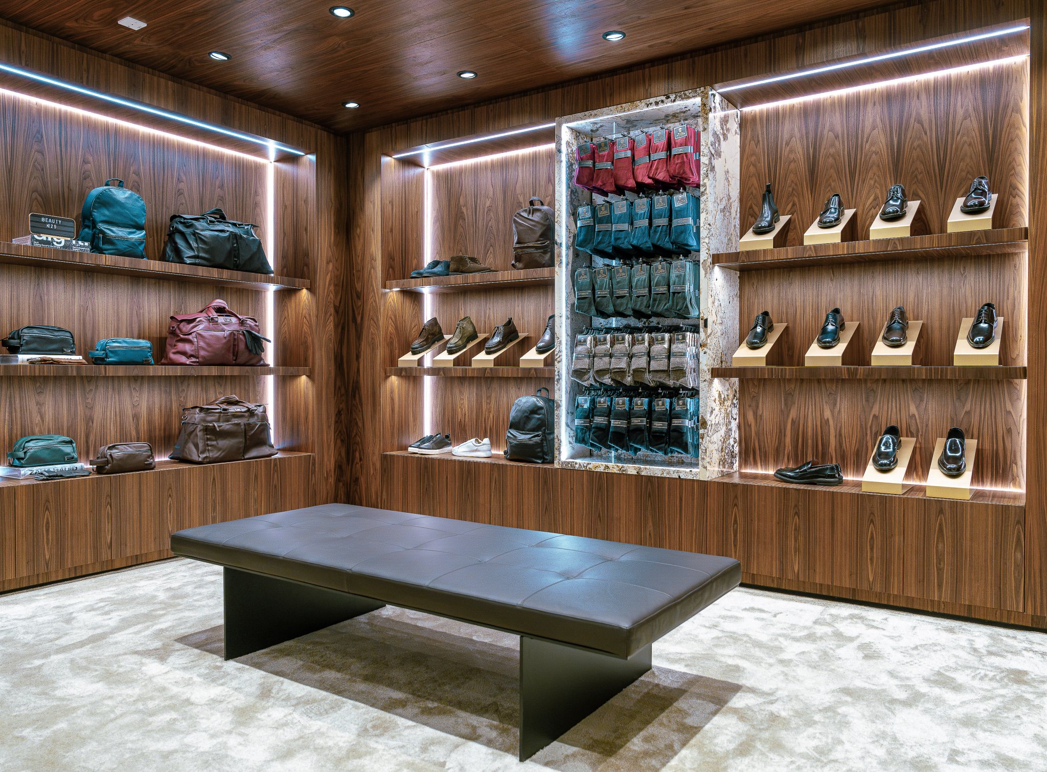 Gutteridge Corso Vittorio Emanuele Milano Flagship Store-12