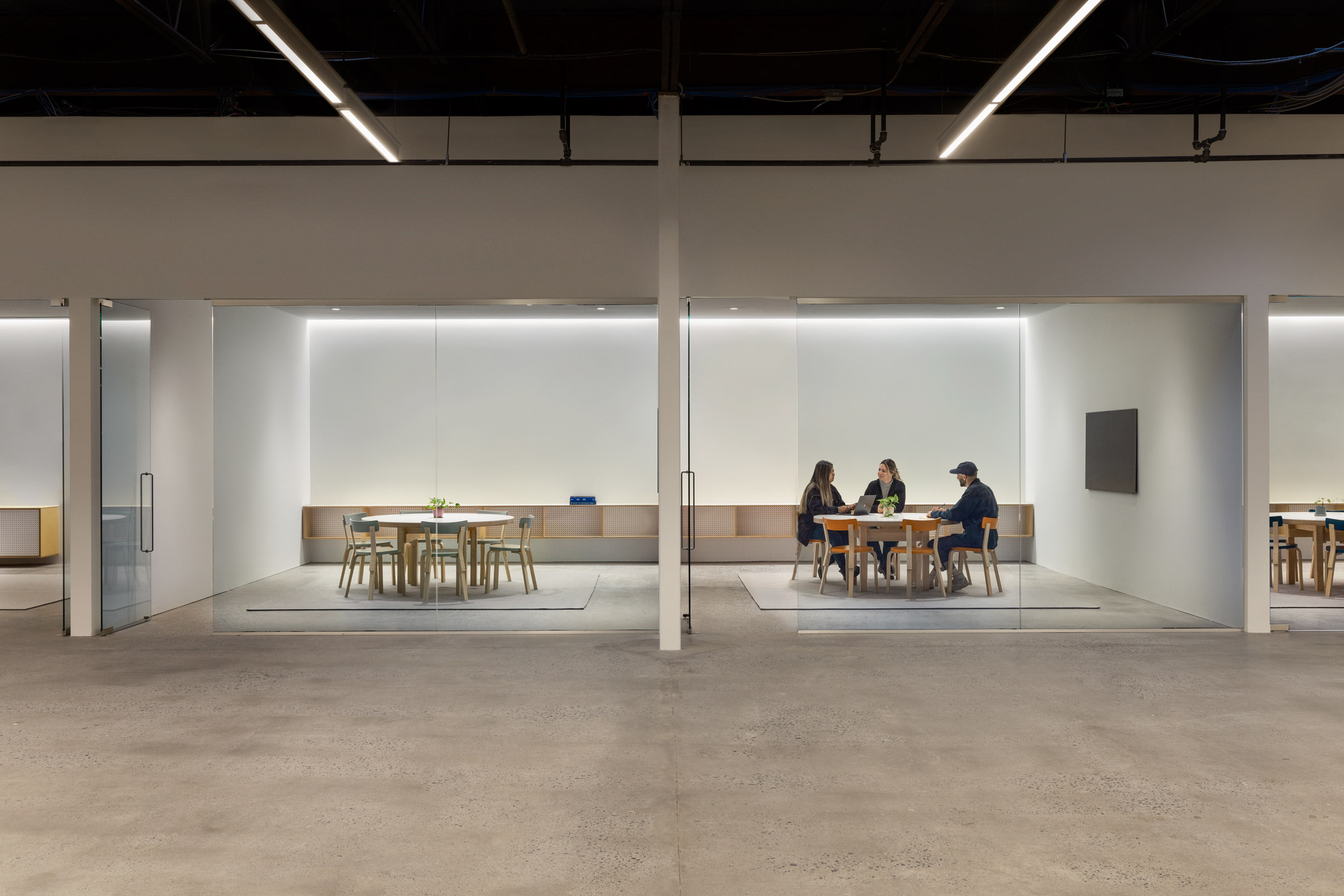 IBM 旧址变身 RBW 光公司总部,融合自然光与欧洲风格-19