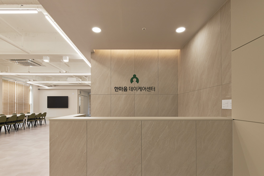 现代风格 120 平米甜品店设计案例-2