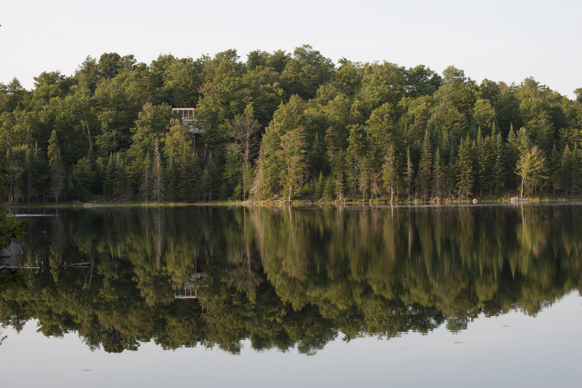 悬浮于加拿大高原的景观住宅-17