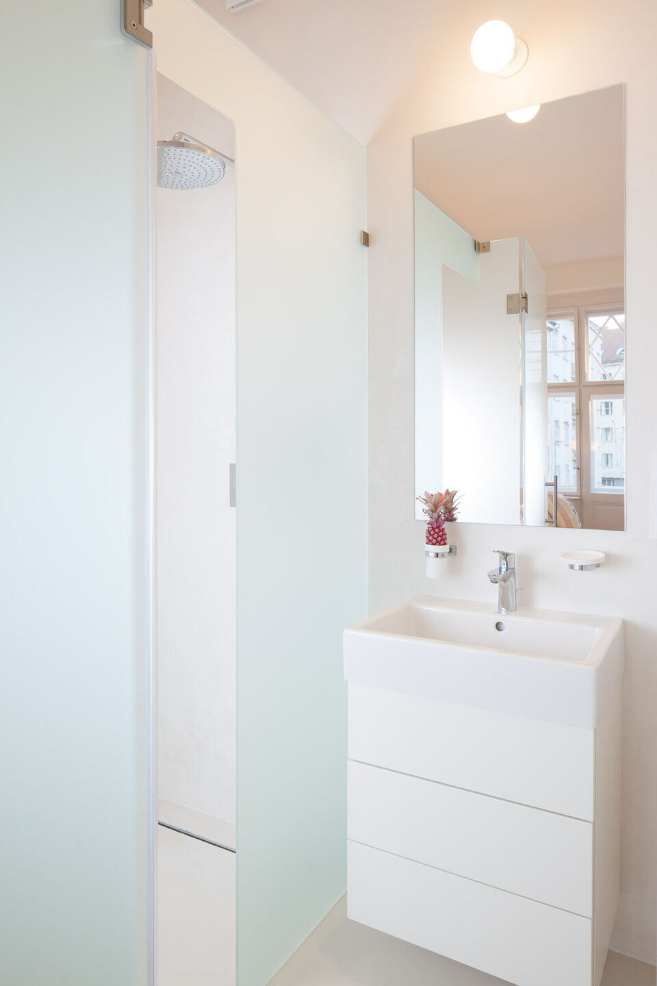 旋转床铺与完美收纳 | Kafkova 公寓的极致功能设计-14