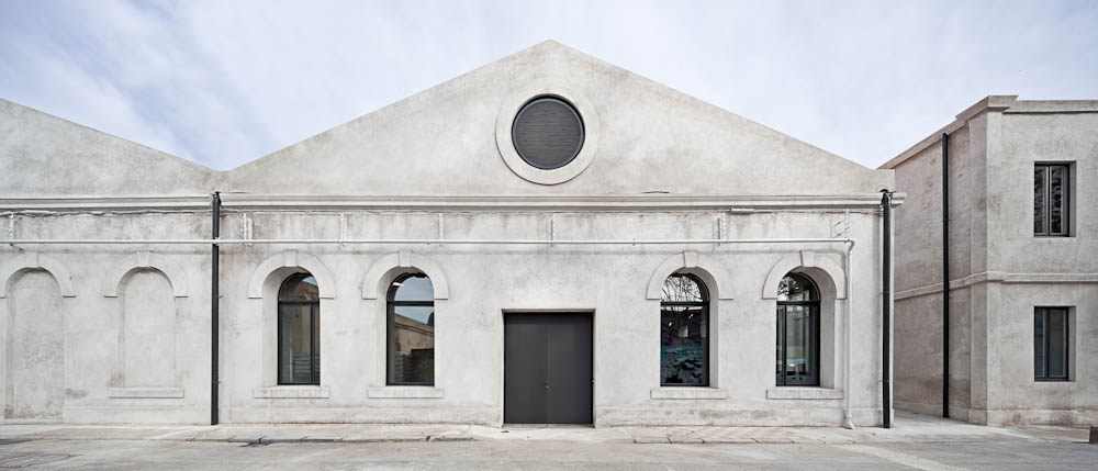 expansion of hangar artistic creation centre on the can ricart site-0