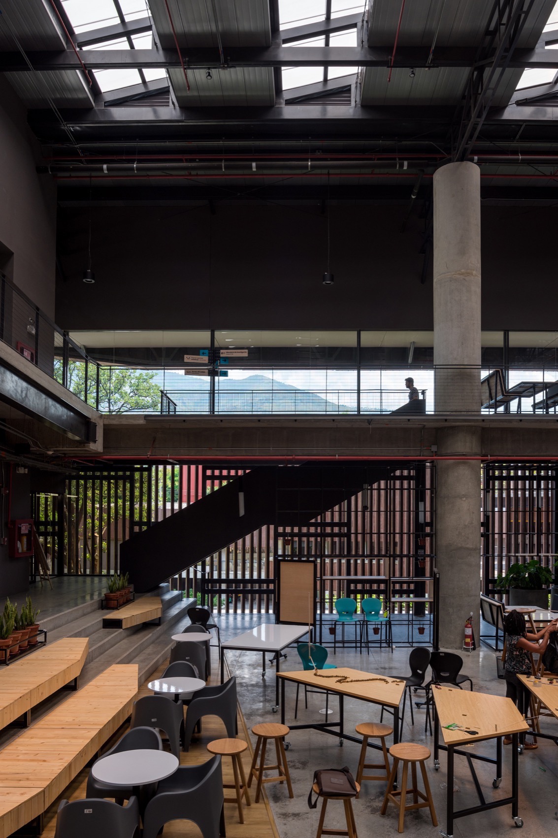 MOVA 教师创新中心丨哥伦比亚丨opus-68