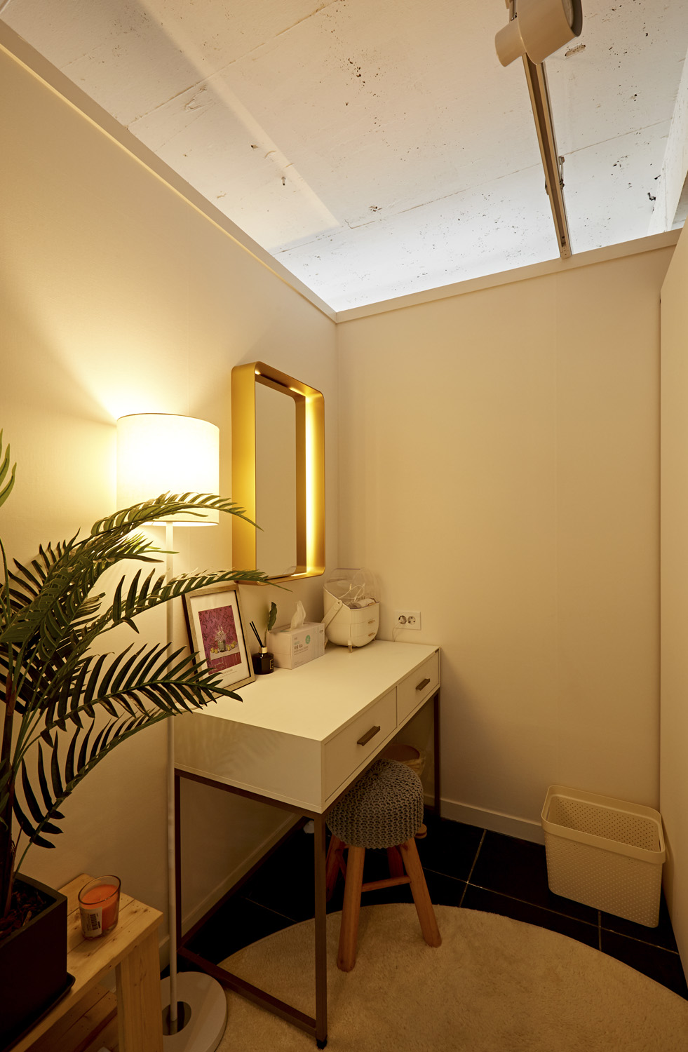 25 平米皮肤诊所的极简设计魅力-13