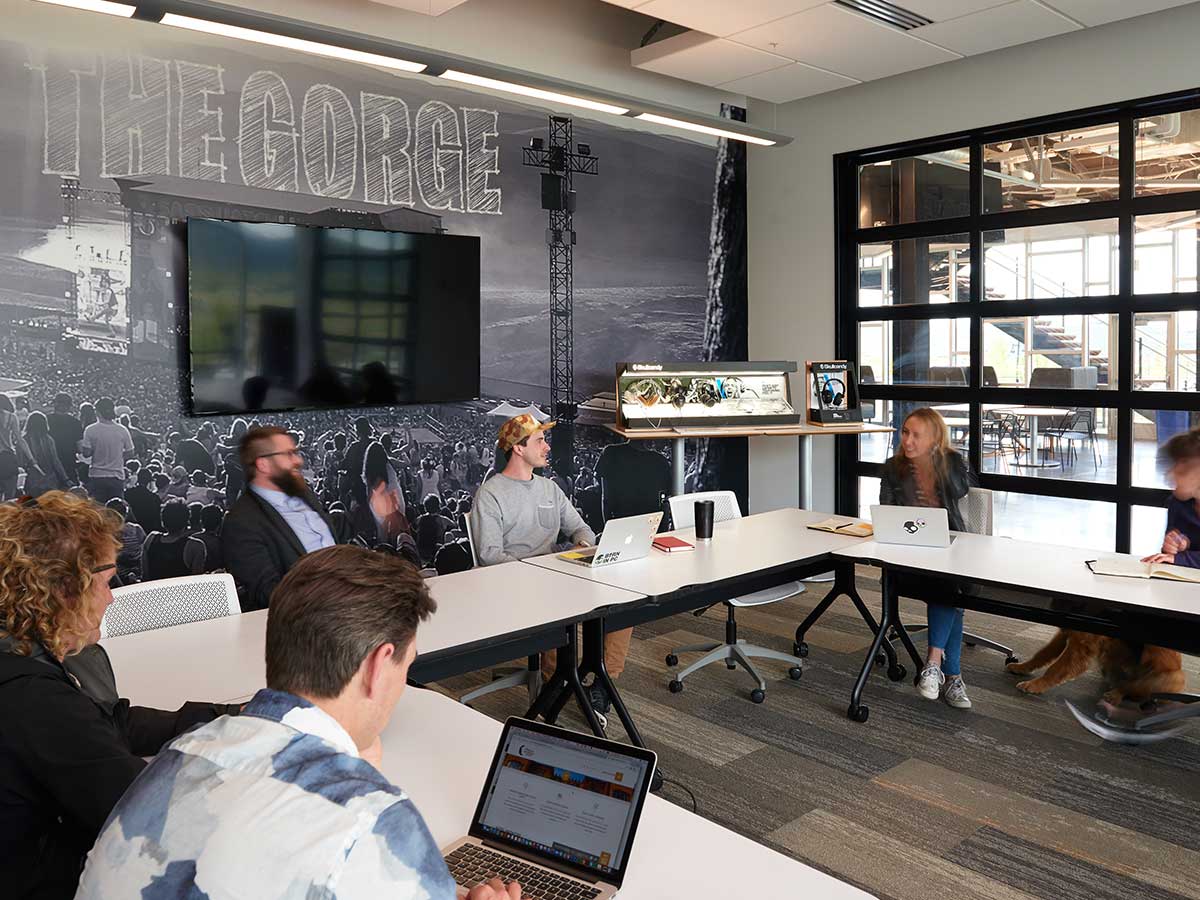 音乐运动融入办公空间——Skullcandy 总部室内设计-18