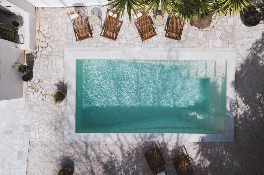 南法海岸的明亮度假酒店设计-19