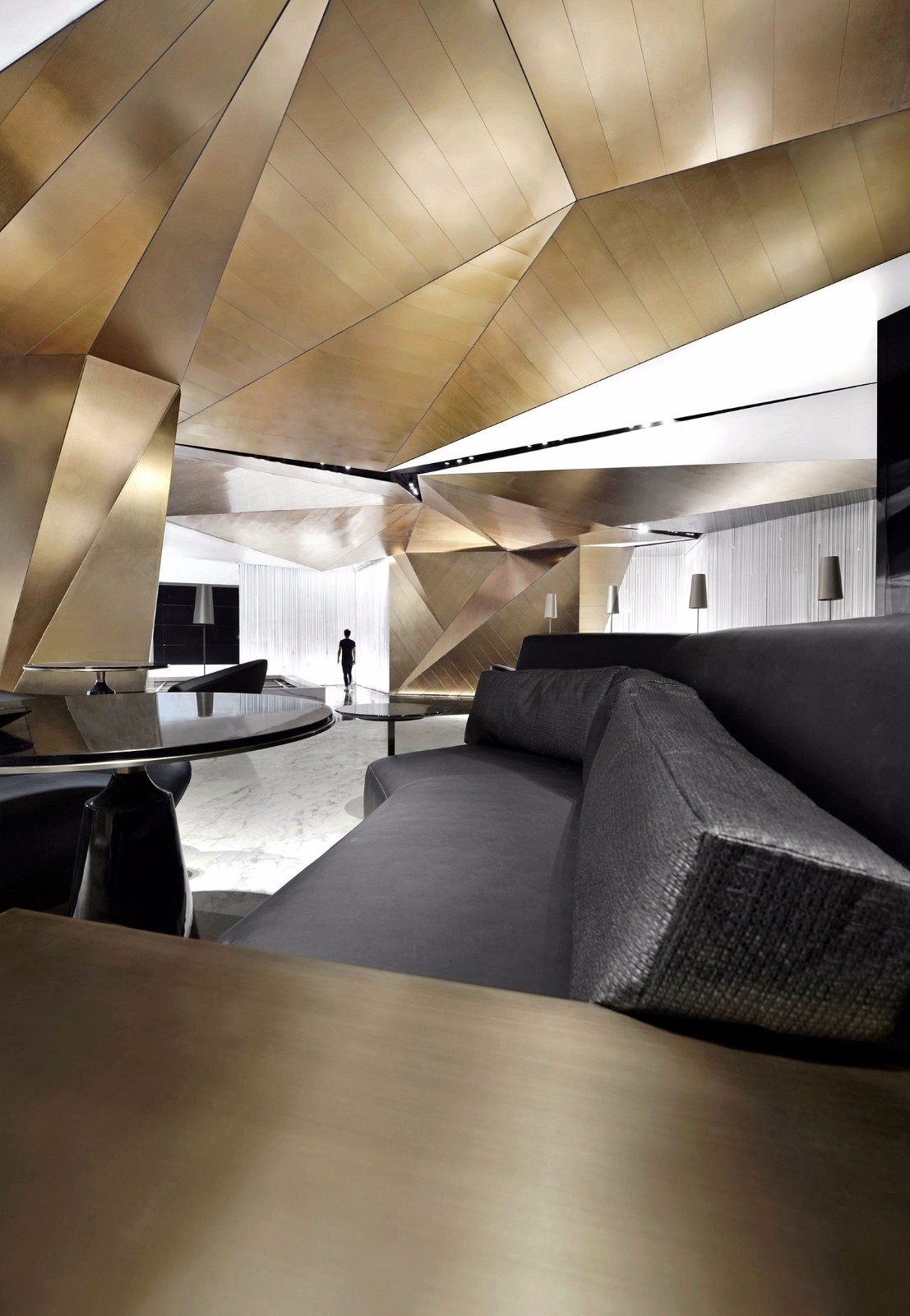 流动晶体展示空间  何思玮-5