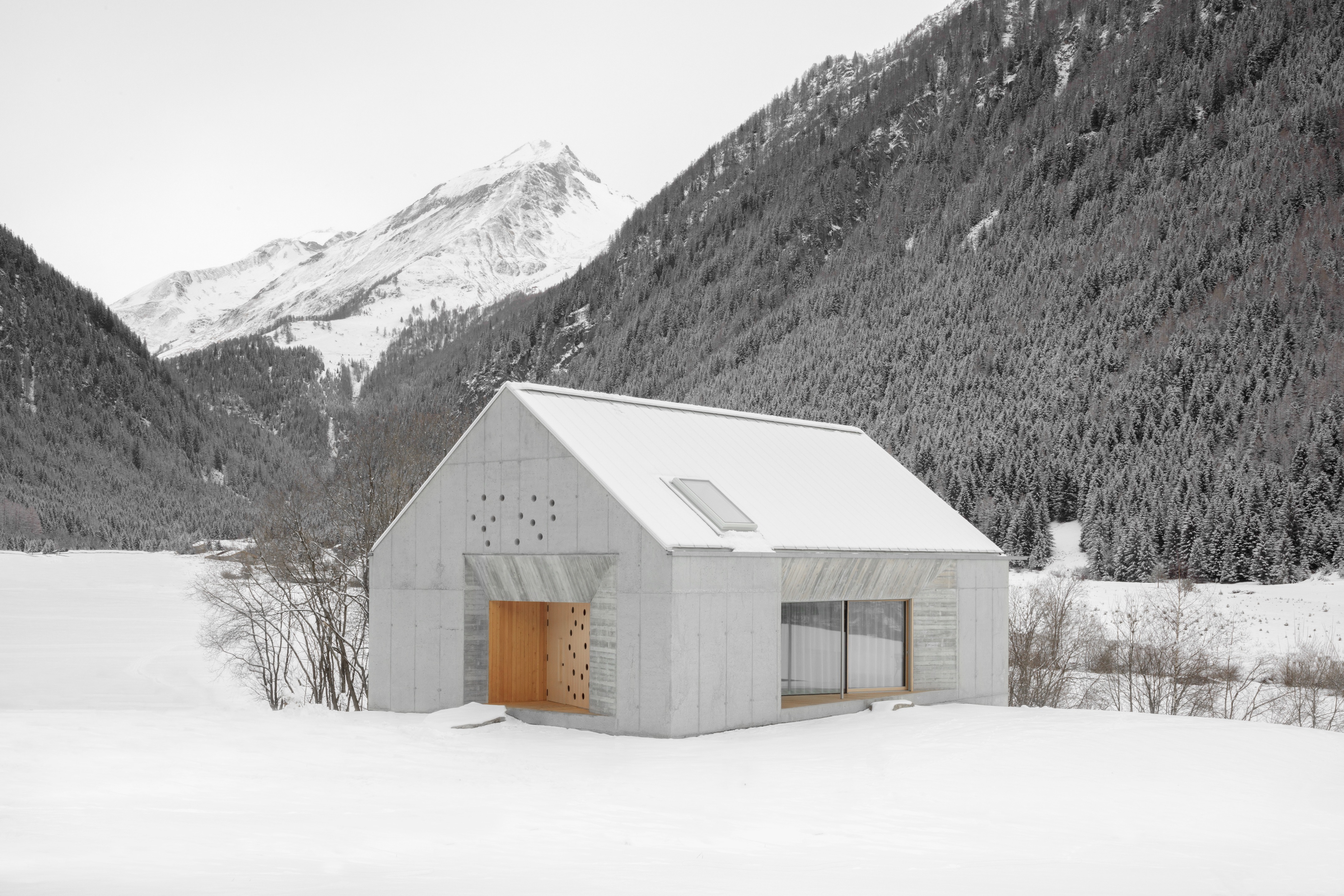 意大利瓦尔斯山谷住宅设计丨Andreas Gruber Architects-8