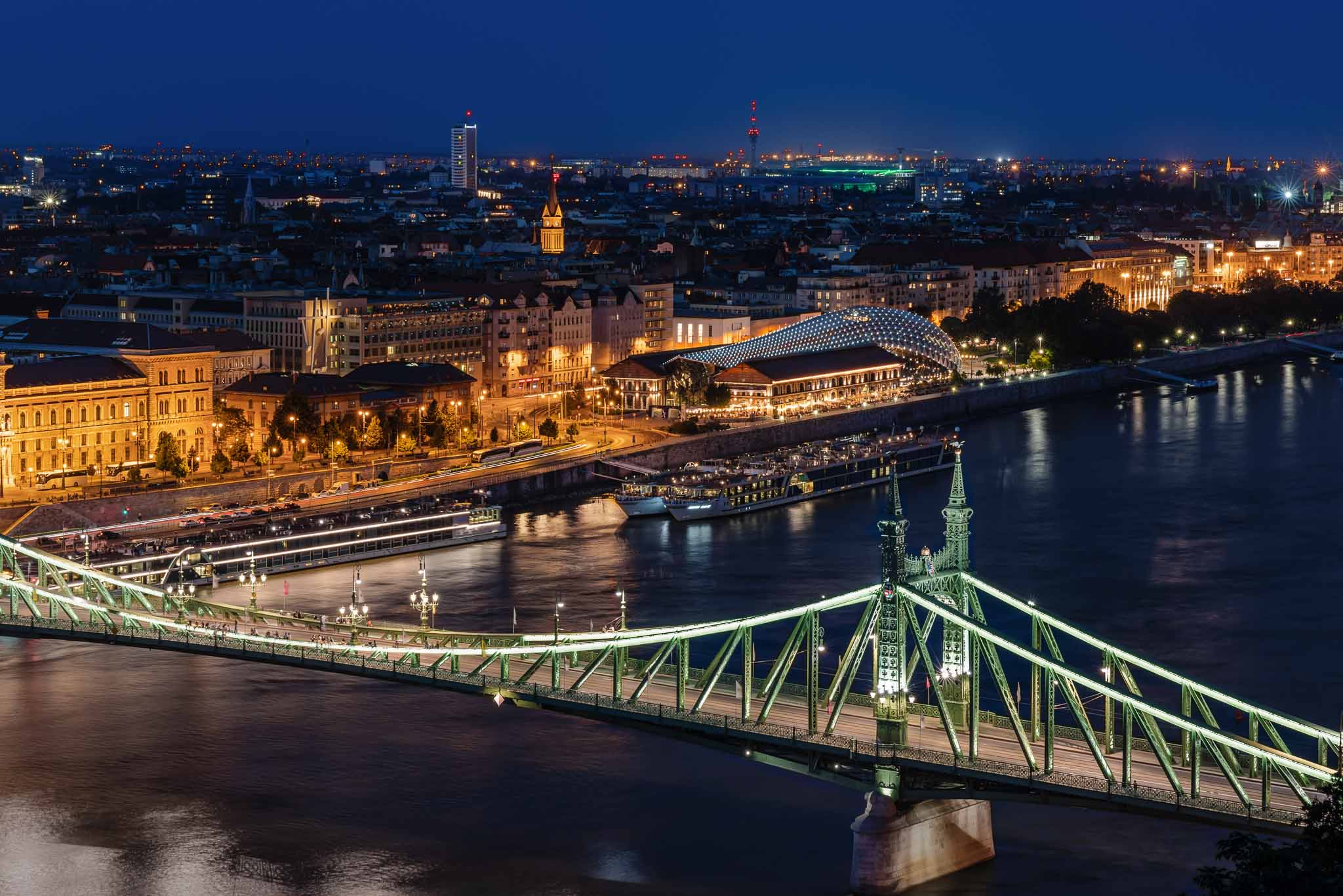 The Whale 建筑灯光设计丨匈牙利布达佩斯丨Tamas Dragon-7