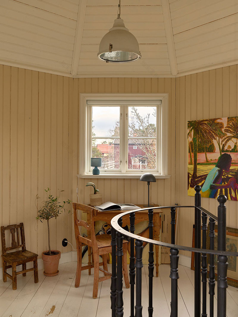 瑞典乡村小屋 | 塔楼与屋顶露台完美融合-23