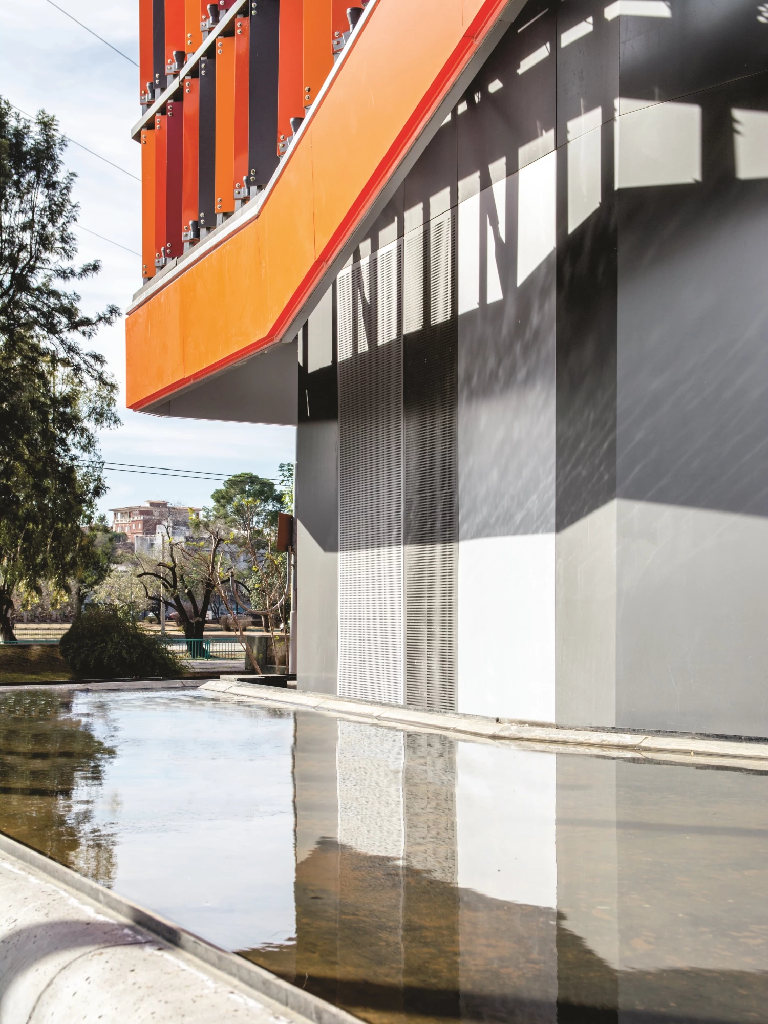 橙色大楼 · 创新,效率与愉悦的办公空间-30