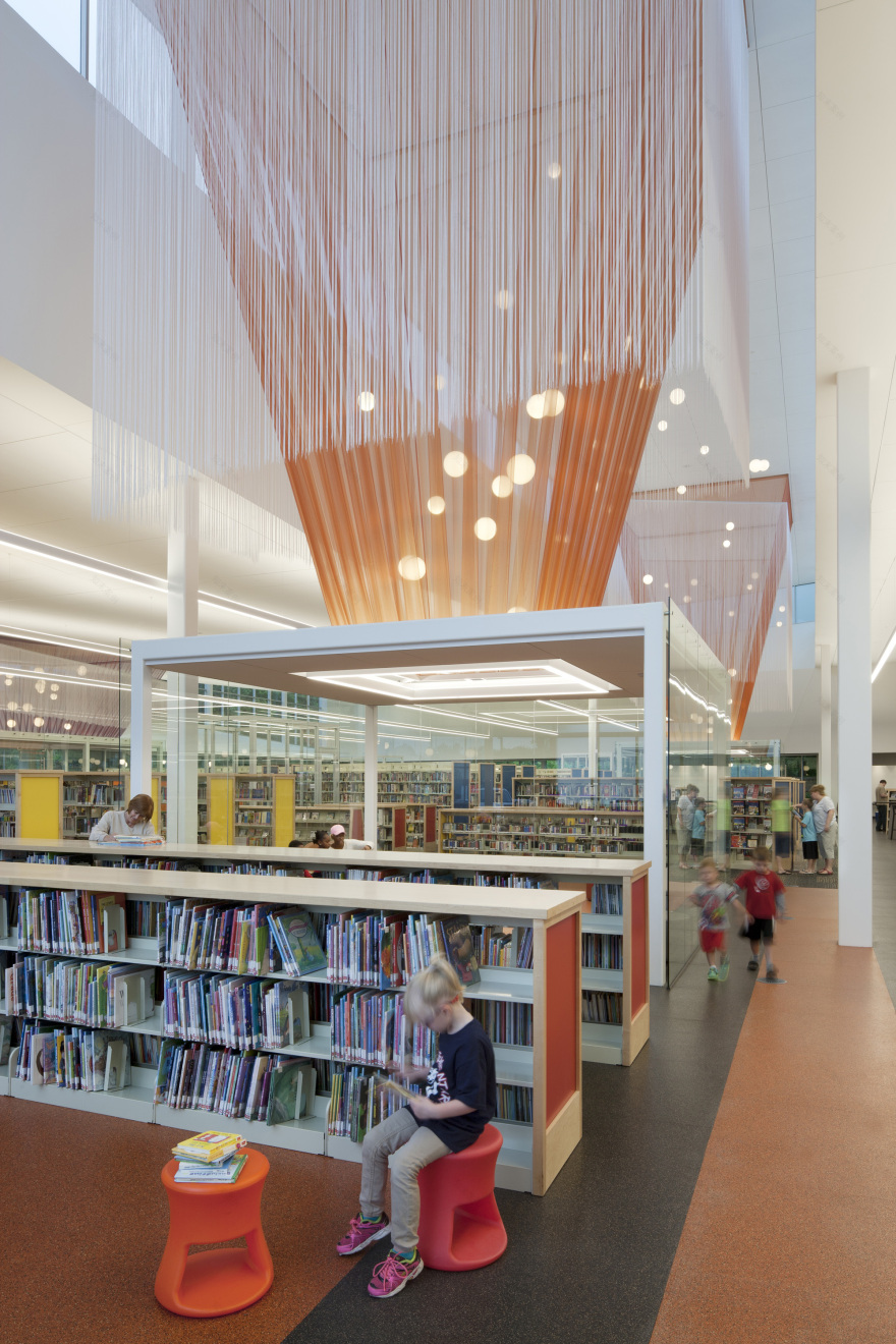 Louisville Free Public Library Southwest / JRA Architects + MSR-35
