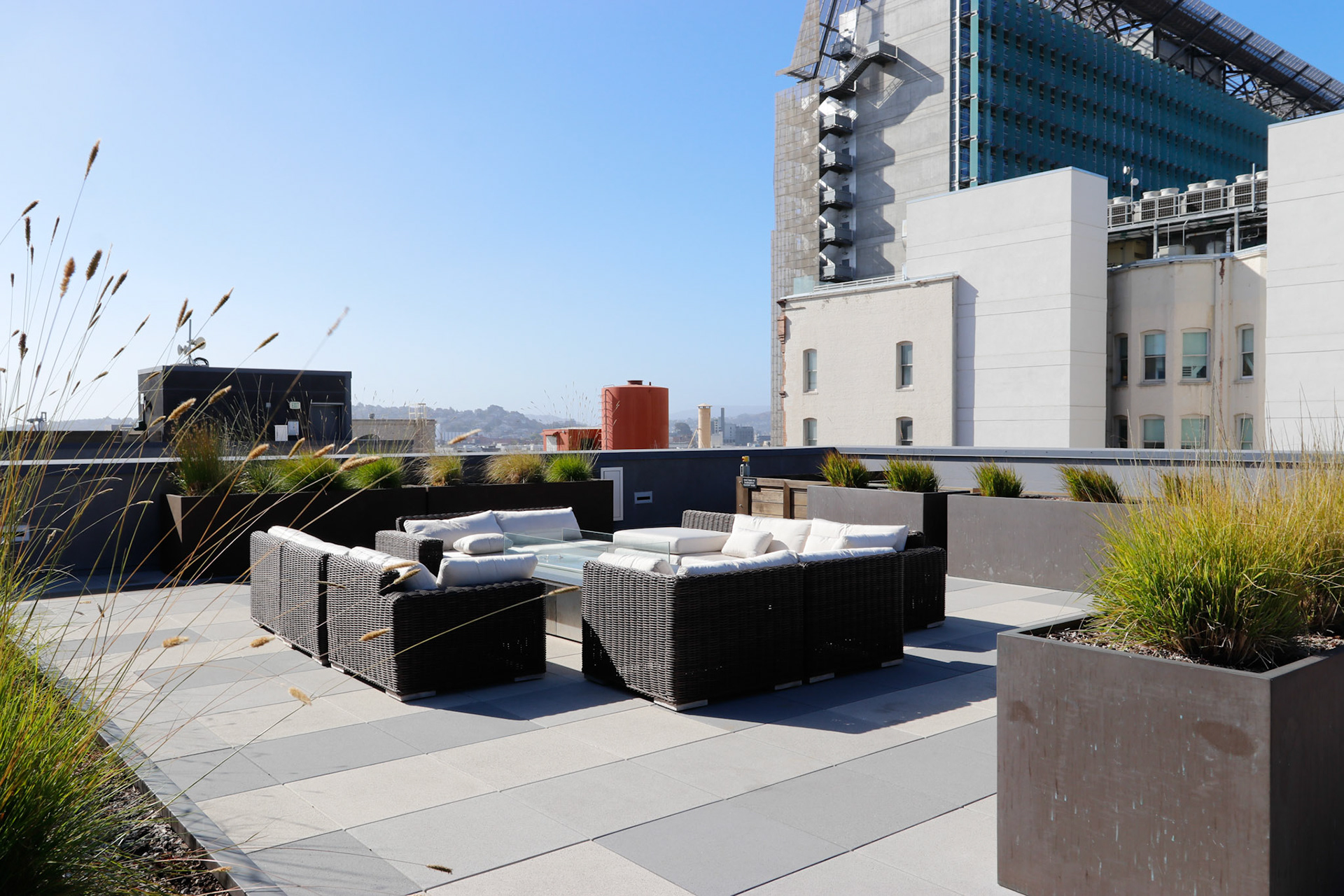 Market St, SF. 94103. AEB 5 Brackets-54