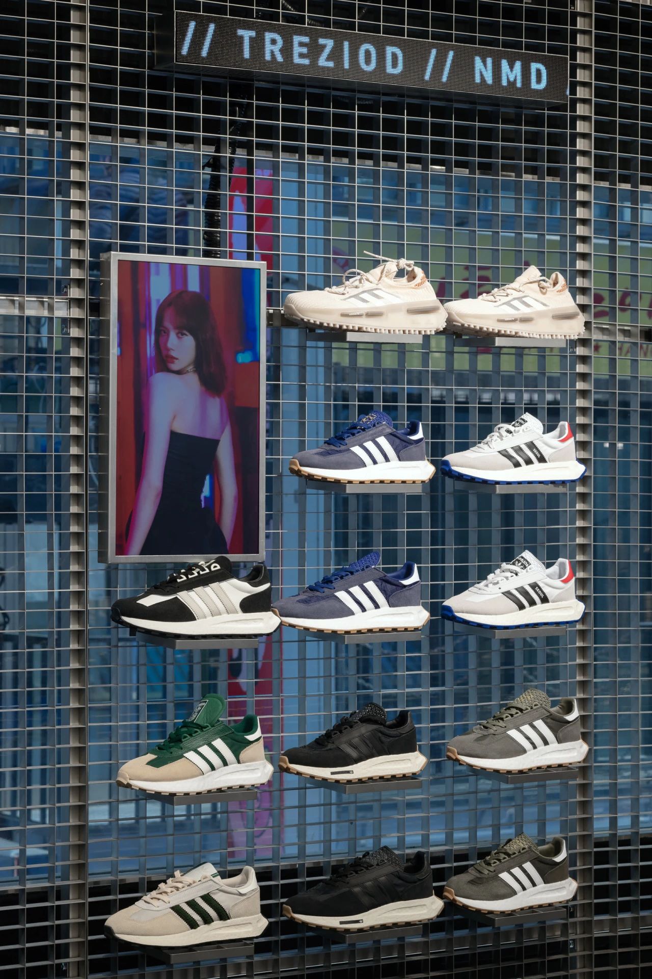 adidas 首家亚洲旗舰店丨韩国首尔丨万社设计-104