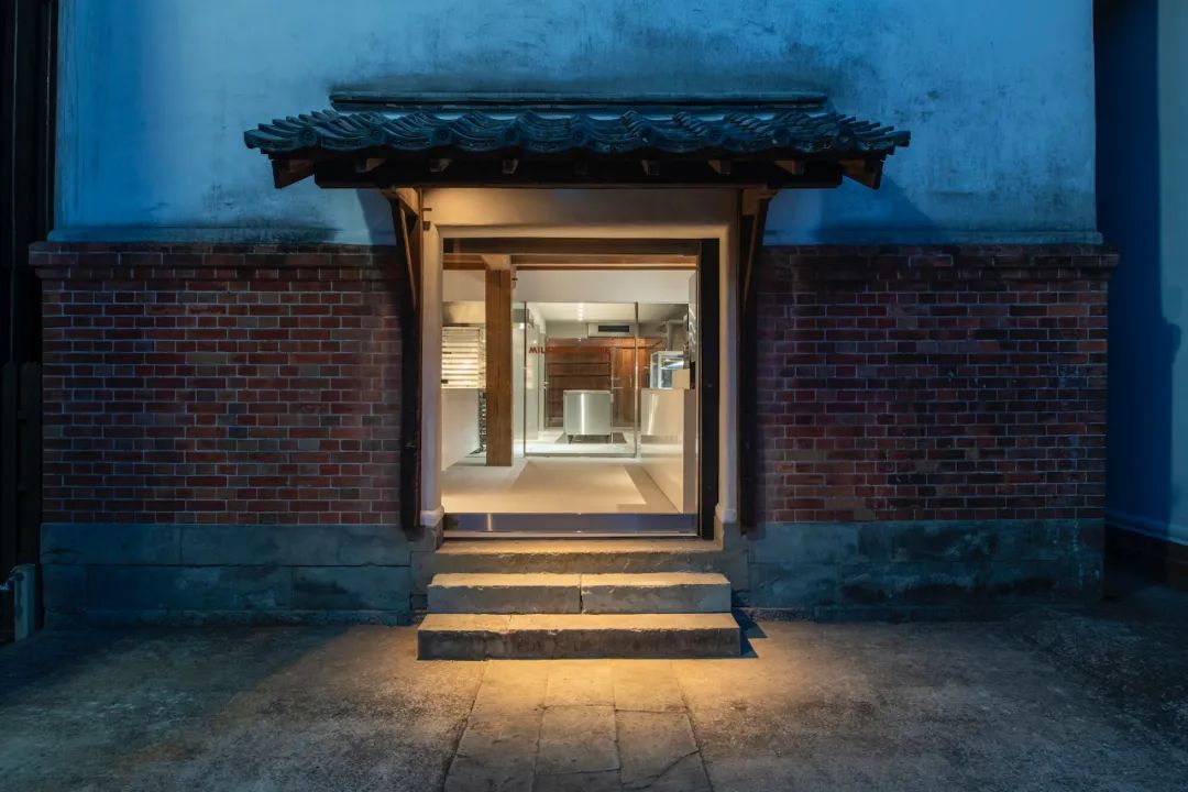 佐贺 Milkbrew Coffee · 历史建筑改造现代咖啡馆丨日本佐贺丨CASEREAL-20