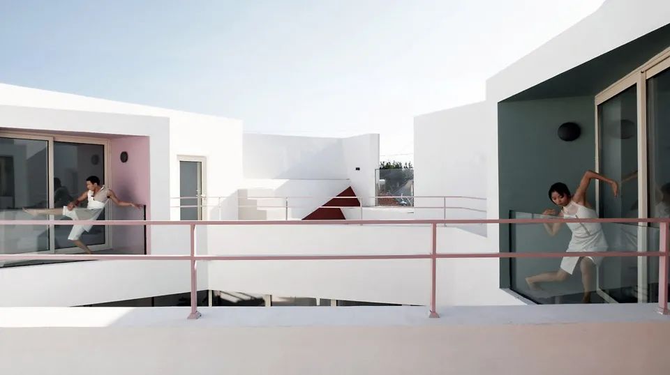 延庆 High 巣民宿 | 废墟中的七色童话世界-0