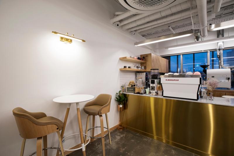 简约风 13 坪咖啡厅，打造温馨空间-4