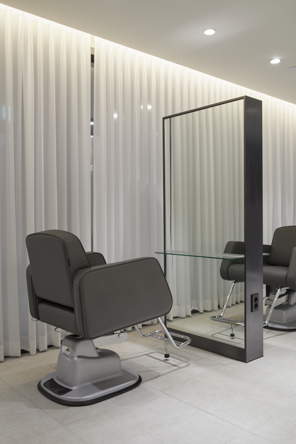 高级灰打造 26 平米奢华美容院-16