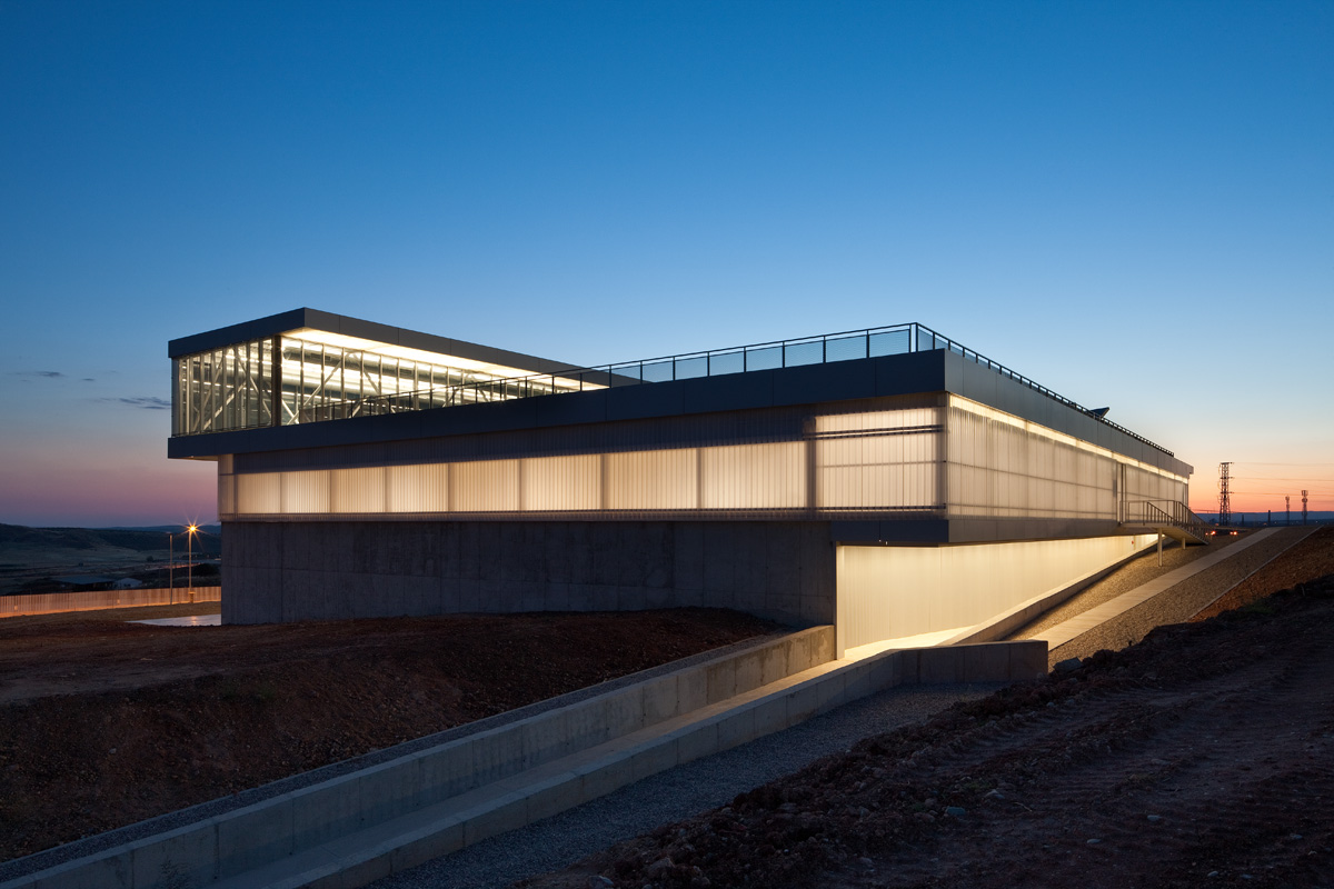 university sports hall-39