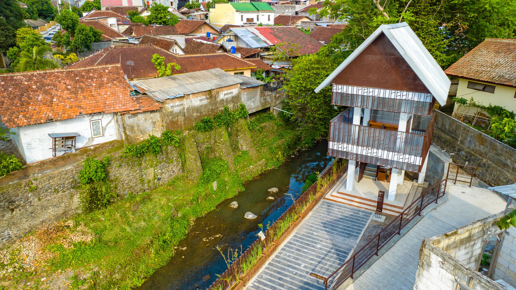 Kampung Mrican Phase 1 and Microlibrary Pringwulung / SHAU Indonesia-16