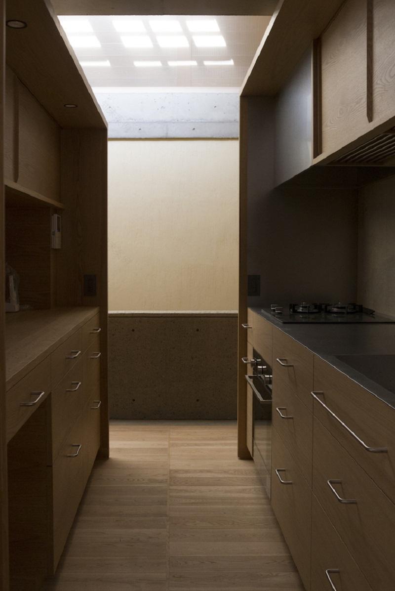 小石川“蝴蝶”屋顶住宅丨日本丨手嵨保建筑事务所-20