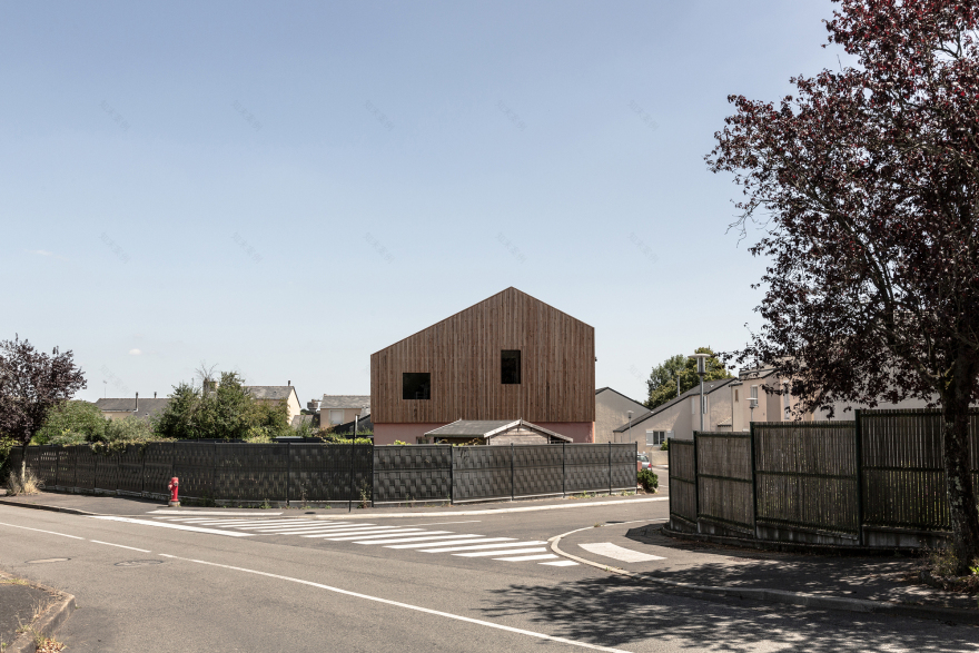 法国 Preux 区 80 年代房屋的 LRVO 木质扩展-9