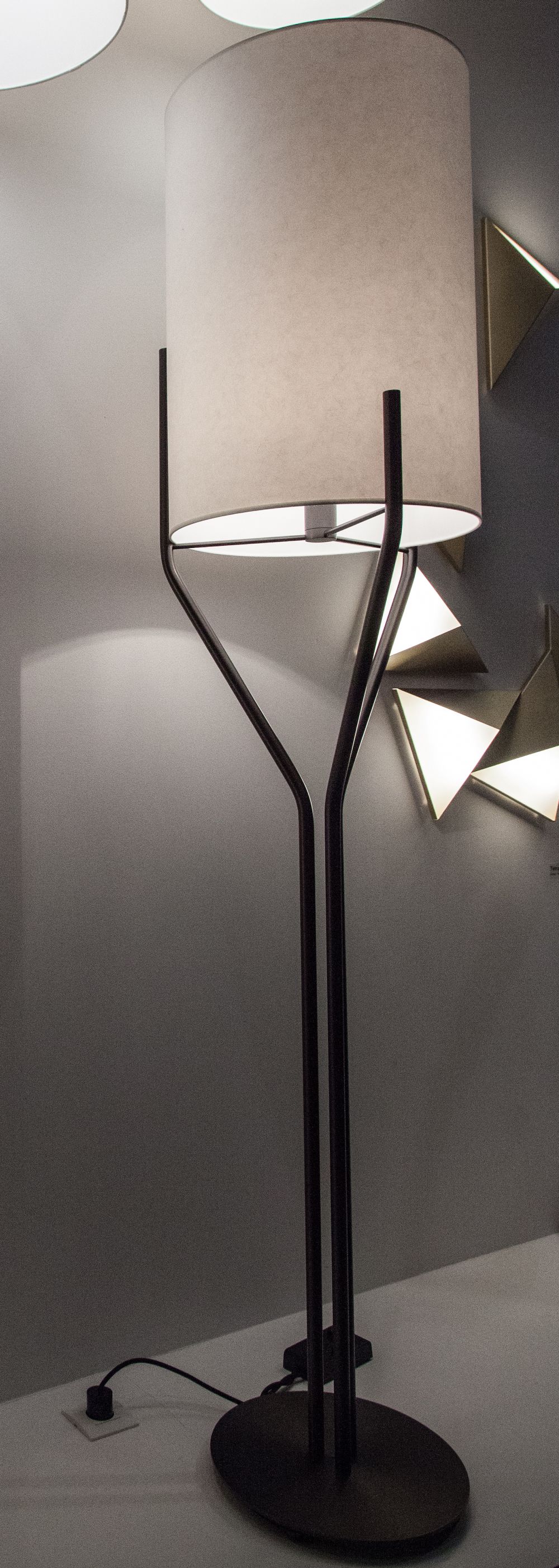 Modern Floor Lamps That Turn Artificial Lighting Into A Form Of Art-12