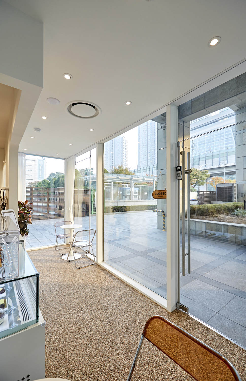 7 平白色简约咖啡厅设计，极简之美-7