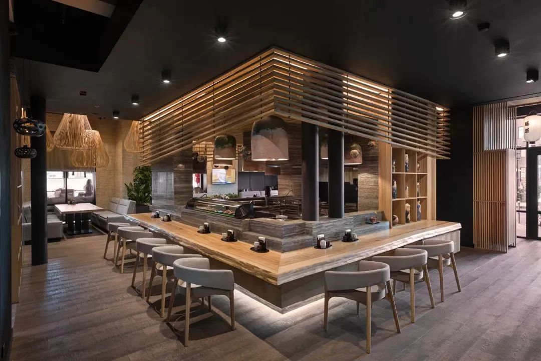 乌克兰最大日本餐厅,800㎡的创意迷宫-32