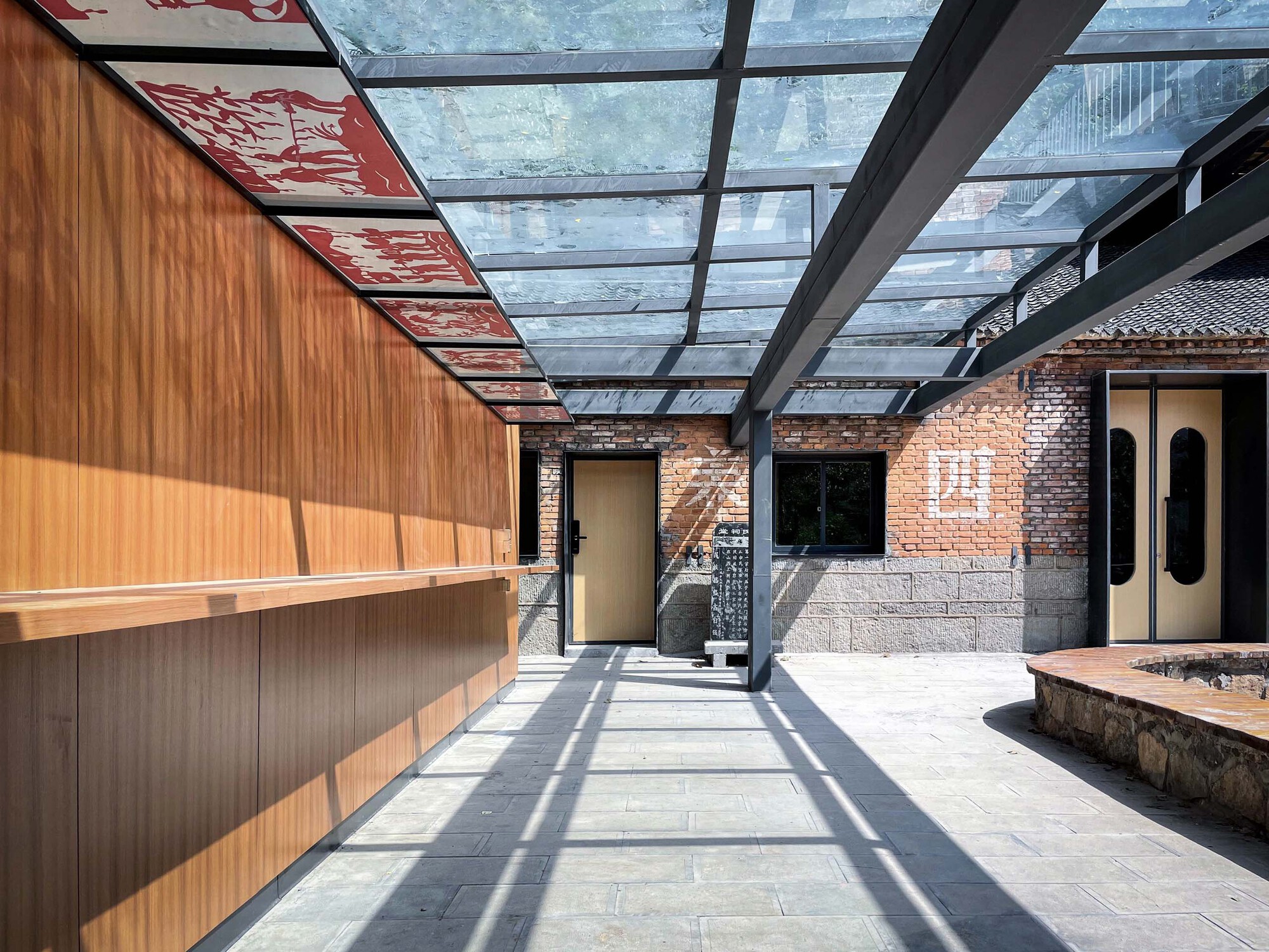 国梁艺术大学生研究训练计划中心丨中国-21