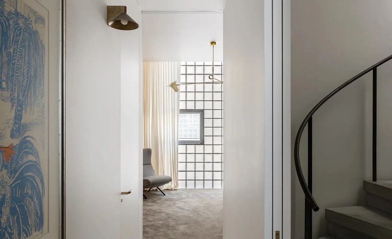 适应性改造的垂直玻璃屋（Laneway Glass House）丨澳大利亚悉尼丨Brad Swartz Architects-0