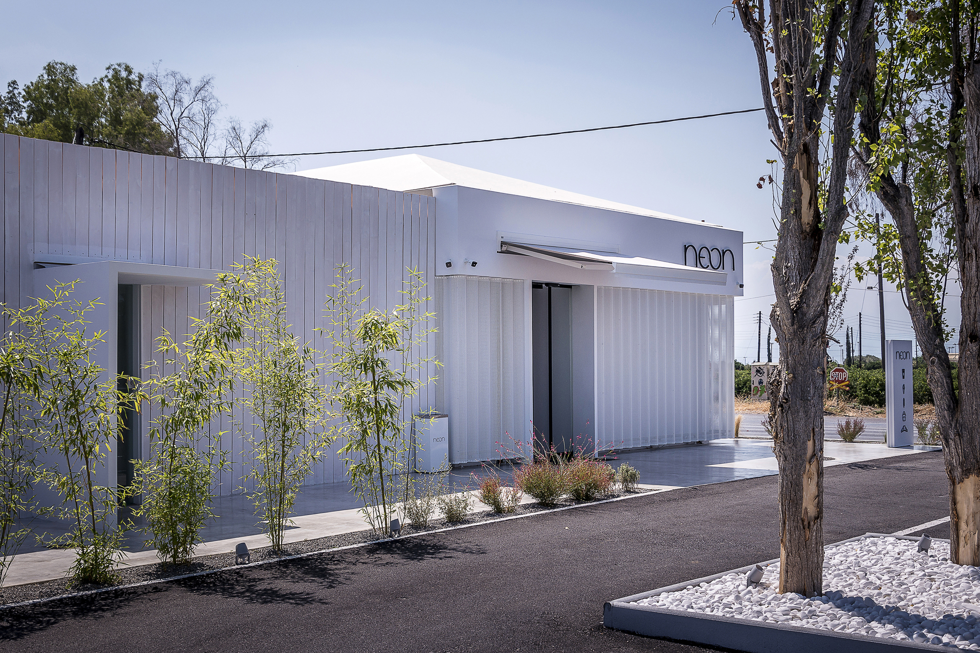 Neon Bakery & Coffee / Studio 2Pi Architecture-50
