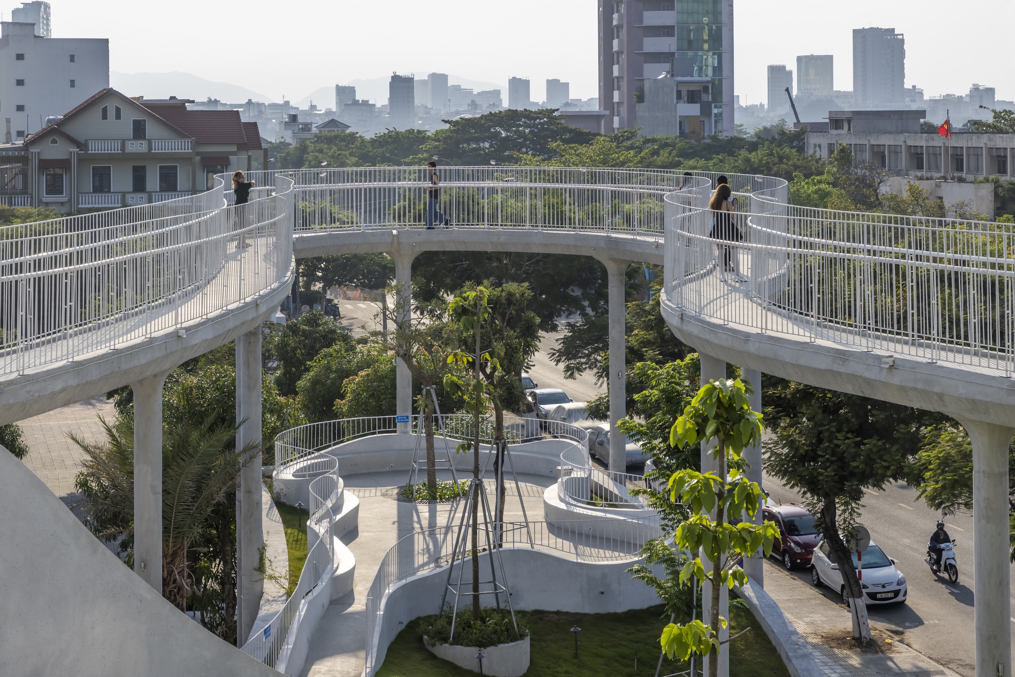 Son Tra Art Exhibition Center / Ho Khue Architects-12