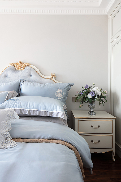 藏红元素融入法式风格，缔造浪漫和谐家居-12