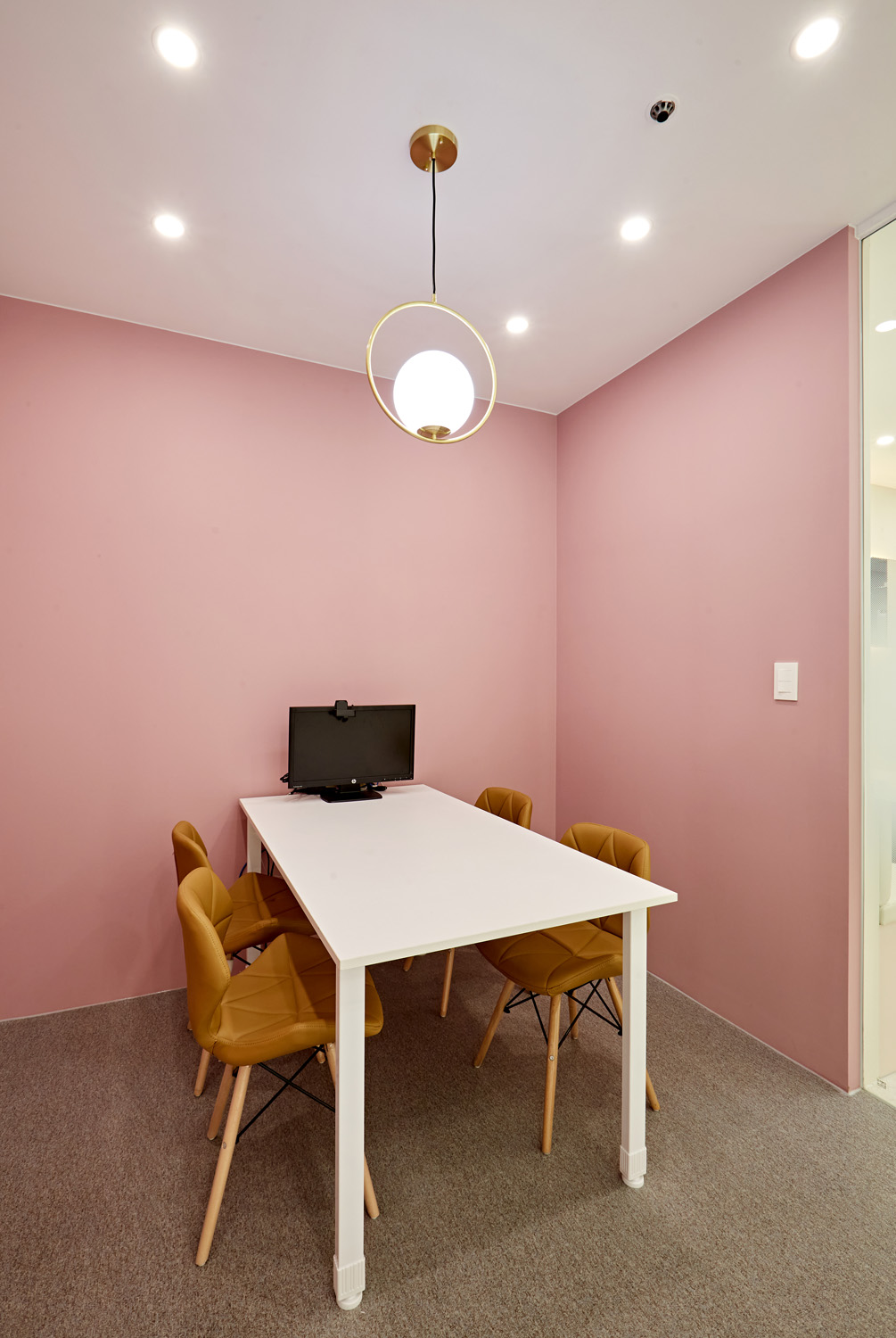 CS 共享办公空间 | 极简设计的 115 平米办公室内饰-24