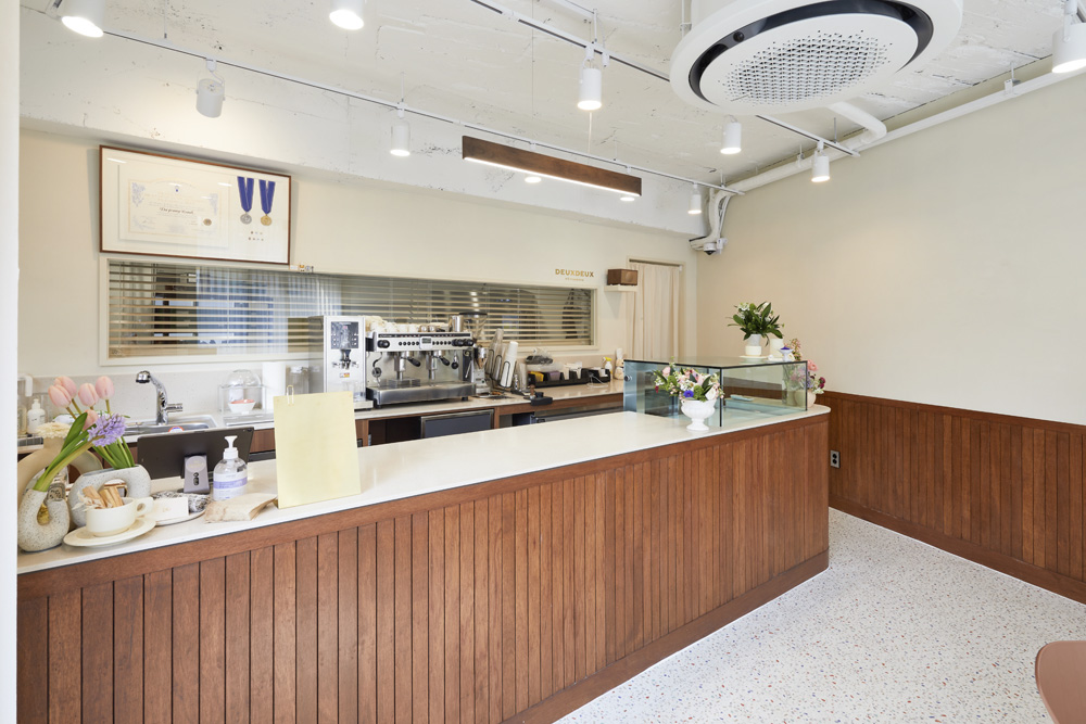 13 平极简咖啡厅-7