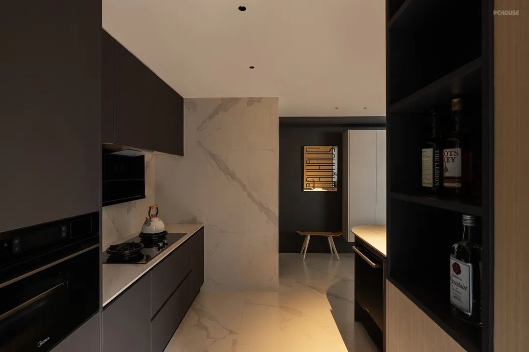 有娃家庭的现代极简风格设计-42