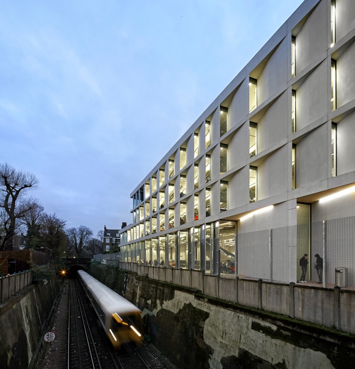 heneghan peng architects - University of Greenwich: Stockwell St. Building | London-12