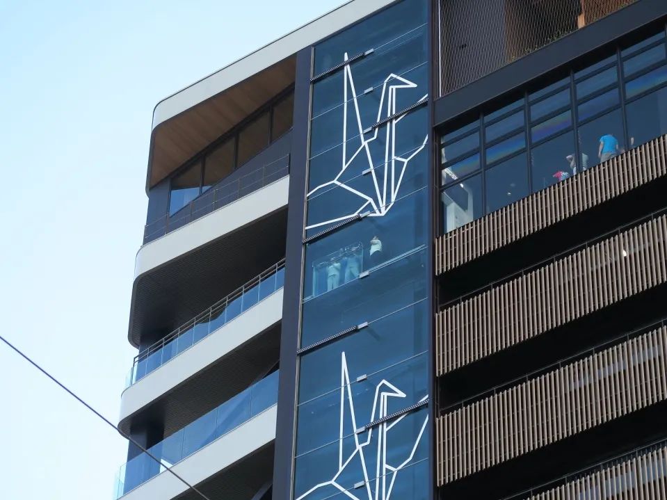 广岛纸鹤塔——城市新地标，和平与环保的设计典范-43