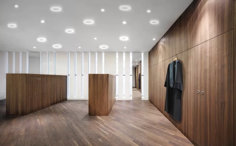 已有建筑中新空间的挖掘：镂空天花板，打造满溢阳光的中庭医学中心-14