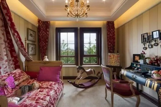 叶胤祥打造 482 平欧式别墅，再现复古优雅-18