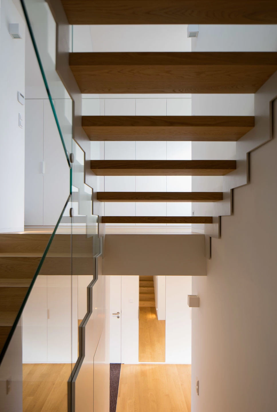 捷克家庭住宅,光影游戏中的自然采光设计-26