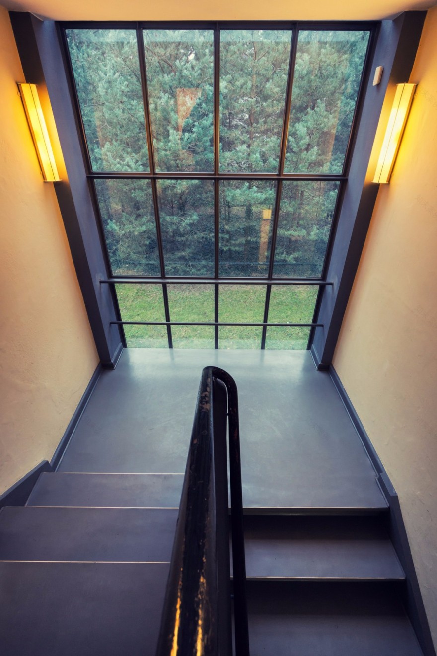 包豪斯建筑风格的光影与功能之美-31