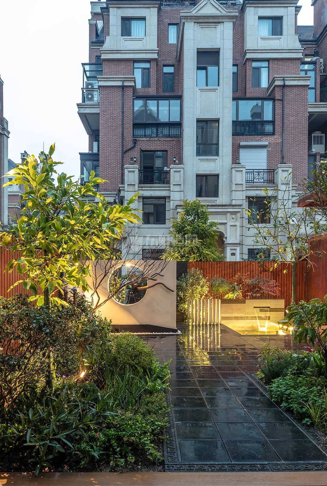 混合式布局庭院设计丨中国上海丨东町设计-15