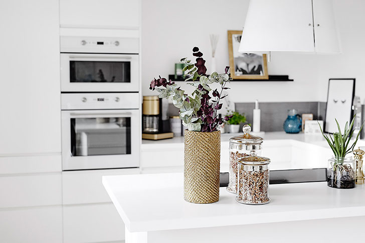 简约白色公寓，功能分区巧夺天工-4