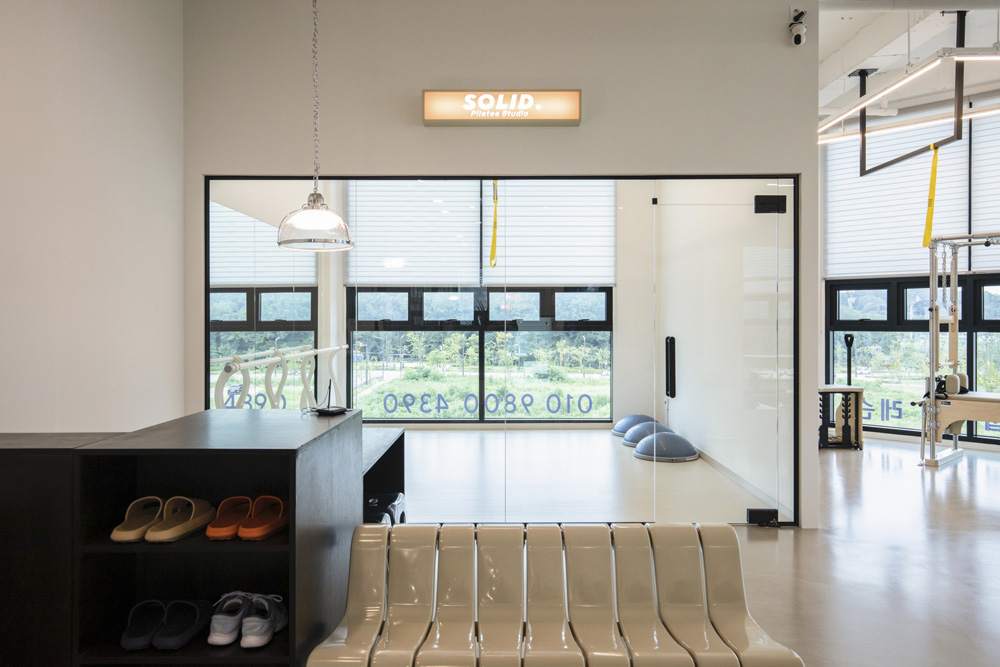 20 平米现代简约家居，SOLID 打造时尚精致空间-7