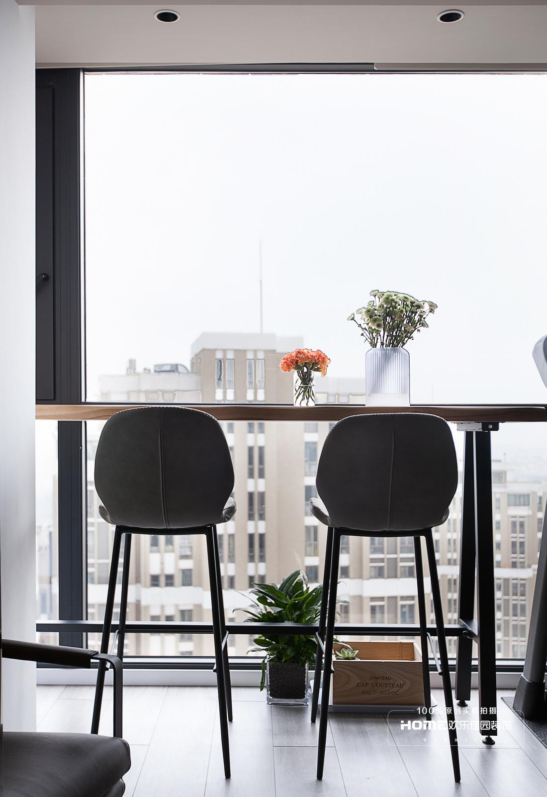 深色理性空间的温馨之家丨欢乐佳园装饰-17