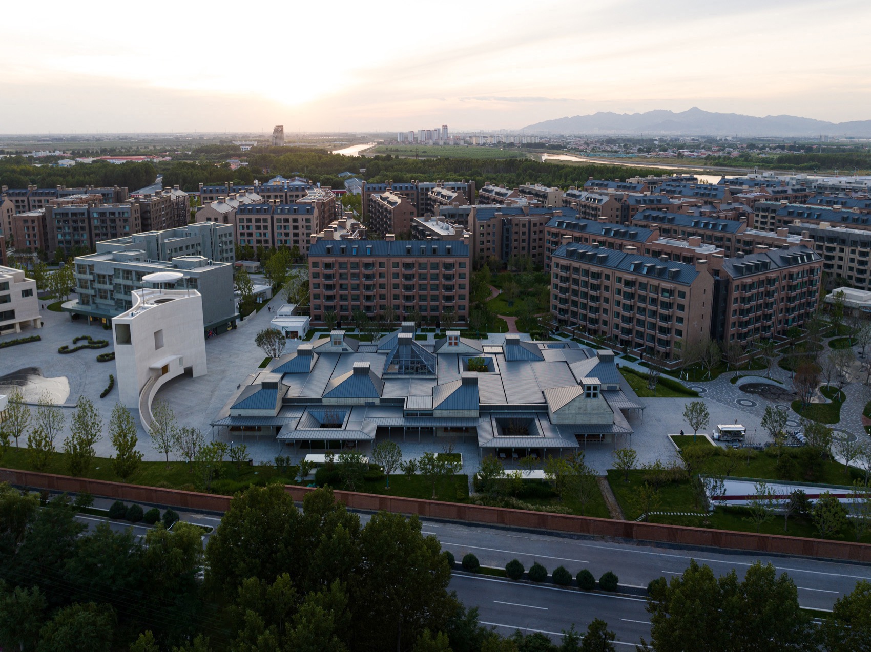 秦皇岛阿那亚北岸市集丨中国秦皇岛丨致正建筑工作室-12