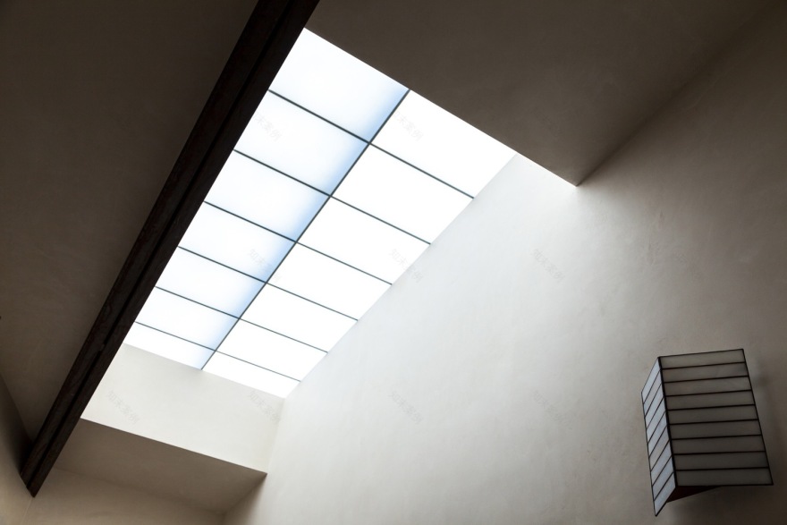 美国圣巴巴拉穿墙住宅-23