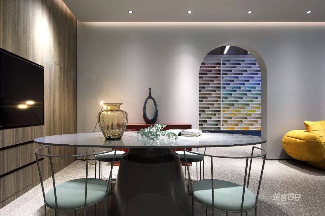 阳光灰蓝的空间 | 张语炜的新作,五彩斑斓的生活气息-29